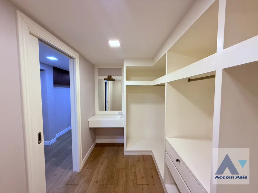 15  3 br Townhouse For Rent in Sukhumvit ,Bangkok BTS Ekkamai AA46514