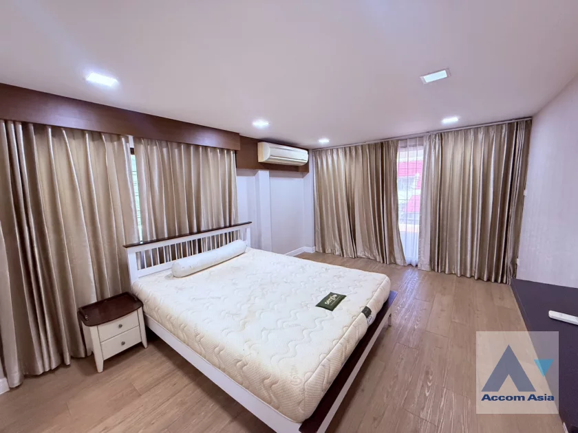 20  3 br Townhouse For Rent in Sukhumvit ,Bangkok BTS Ekkamai AA46514