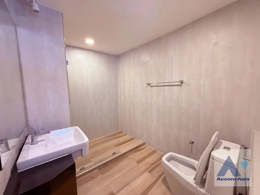 29  3 br Townhouse For Rent in Sukhumvit ,Bangkok BTS Ekkamai AA46514