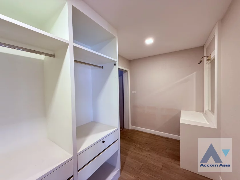 14  3 br Townhouse For Rent in Sukhumvit ,Bangkok BTS Ekkamai AA46514