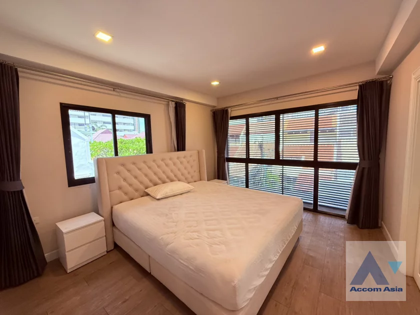 22  3 br Townhouse For Rent in Sukhumvit ,Bangkok BTS Ekkamai AA46514
