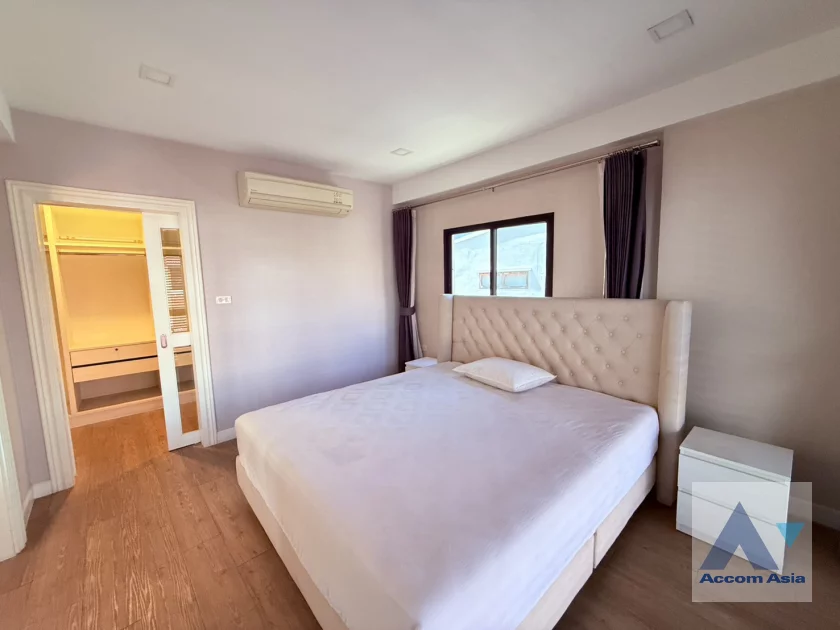 24  3 br Townhouse For Rent in Sukhumvit ,Bangkok BTS Ekkamai AA46514