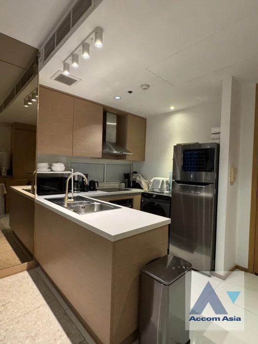 unit 1 Bedroom  Condominium For Rent in Sathorn, Bangkok  near BRT Sathorn - BTS Chong Nonsi (AA46517)