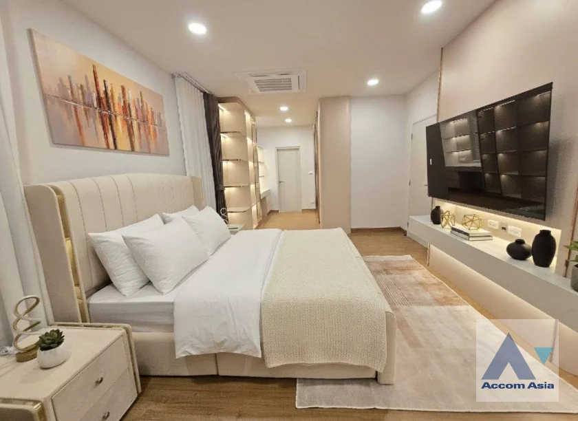 11  4 br House for rent and sale in Samutprakan ,Samutprakan  at Centro Bangna AA46519