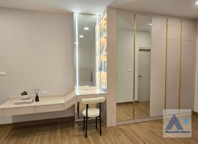 15  4 br House for rent and sale in Samutprakan ,Samutprakan  at Centro Bangna AA46519