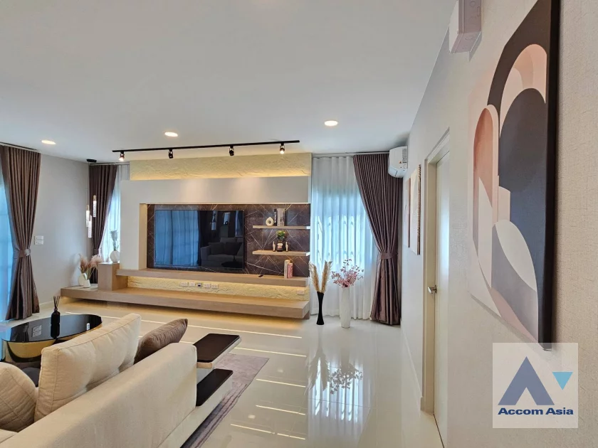 5  4 br House for rent and sale in Samutprakan ,Samutprakan  at Centro Bangna AA46519