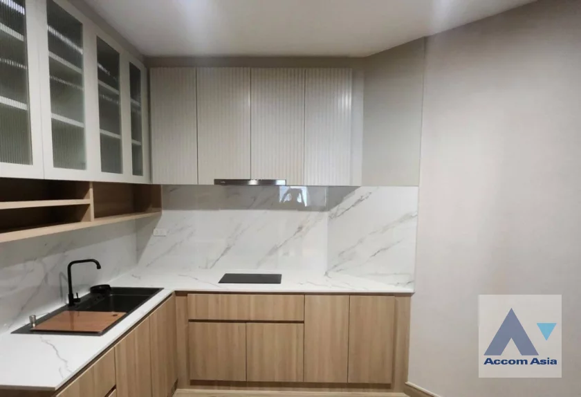 4  3 br Condominium For Sale in Sathorn ,Bangkok BRT Technic Krungthep at The Star Estate At Narathiwas AA46522