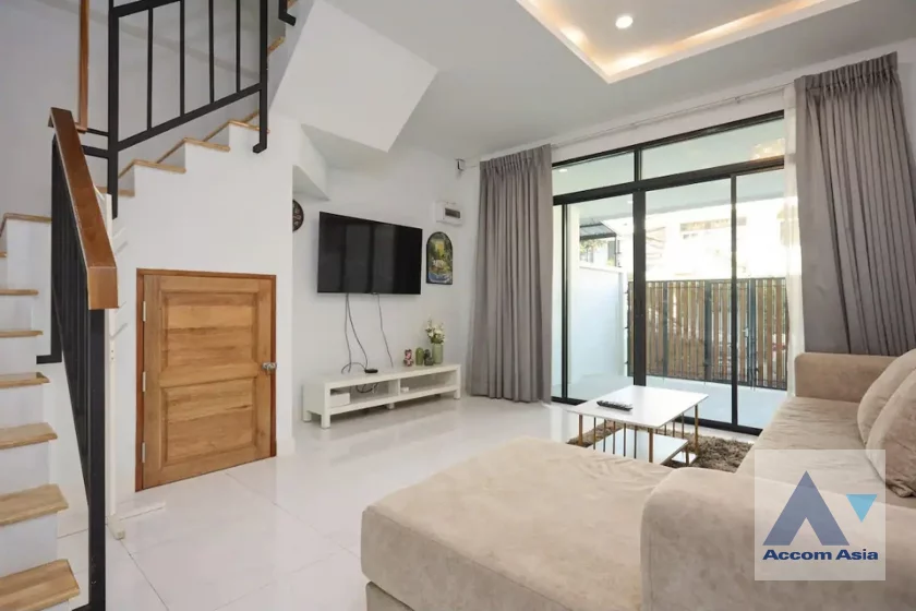 unitCorner Unit, Home Office |  4 Bedrooms  Townhouse For Sale in Ratchadaphisek, Bangkok  near MRT Huai Khwang (AA46523)