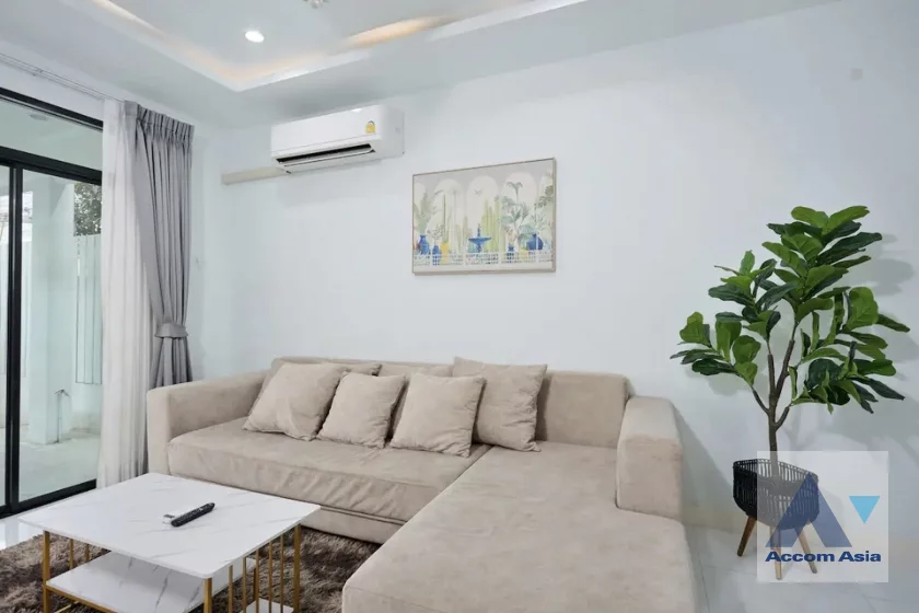 5  4 br Townhouse For Sale in Ratchadaphisek ,Bangkok MRT Huai Khwang AA46523