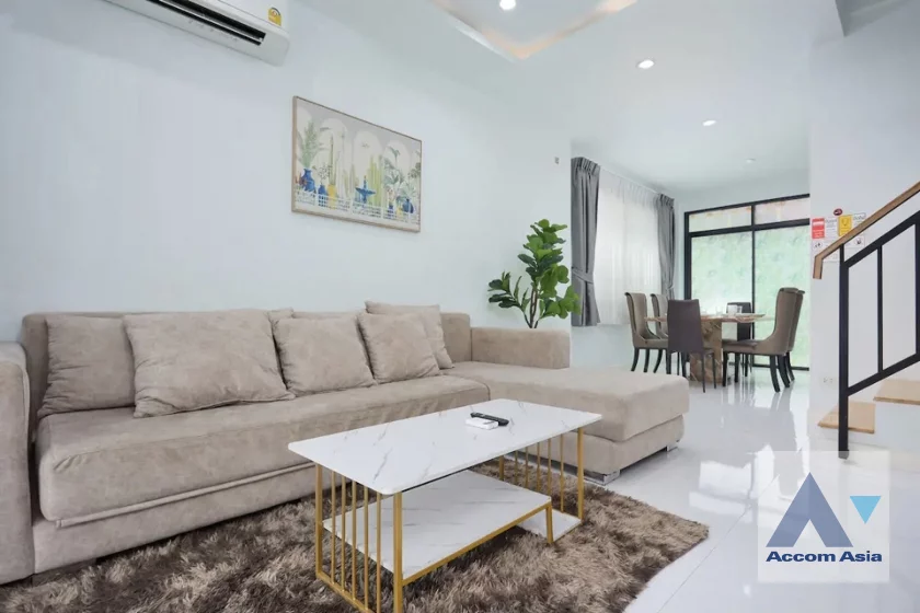 4  4 br Townhouse For Sale in Ratchadaphisek ,Bangkok MRT Huai Khwang AA46523