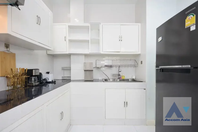22  4 br Townhouse For Sale in Ratchadaphisek ,Bangkok MRT Huai Khwang AA46523