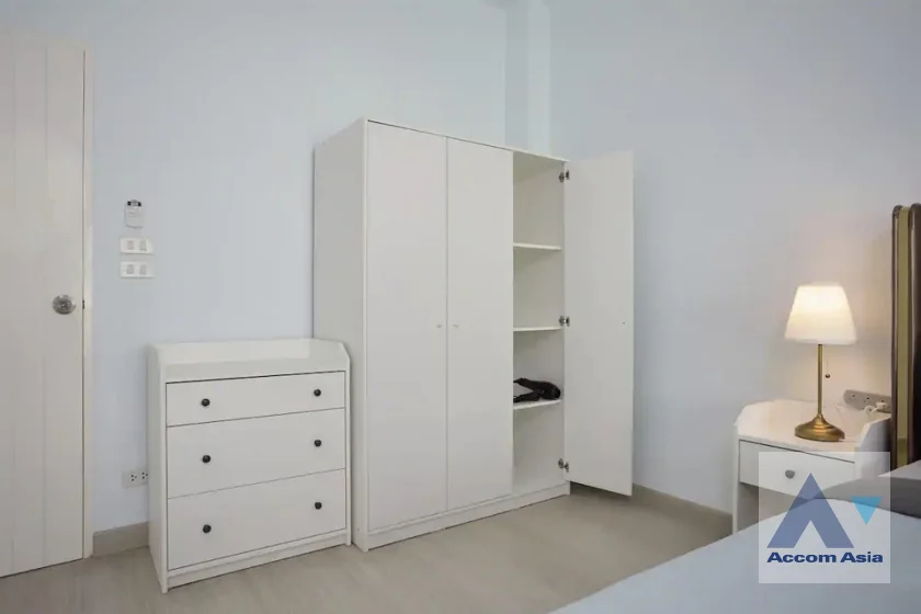 14  4 br Townhouse For Sale in Ratchadaphisek ,Bangkok MRT Huai Khwang AA46523
