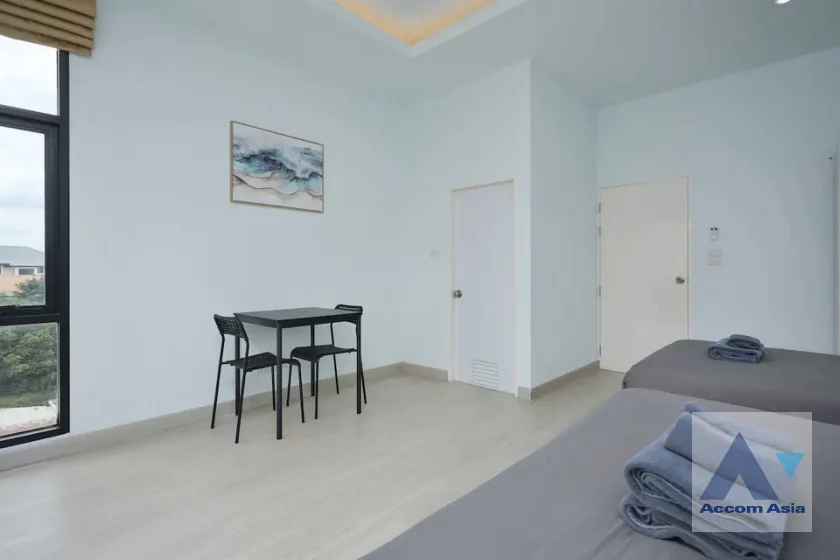 18  4 br Townhouse For Sale in Ratchadaphisek ,Bangkok MRT Huai Khwang AA46523