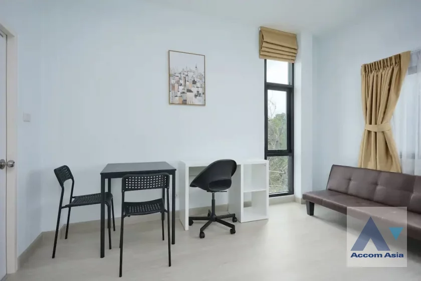 19  4 br Townhouse For Sale in Ratchadaphisek ,Bangkok MRT Huai Khwang AA46523