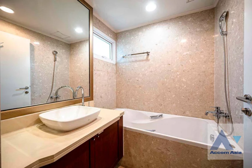 10  2 br Condominium For Rent in Ploenchit ,Bangkok BTS Ploenchit at Baan Siri Ruedee AA46533