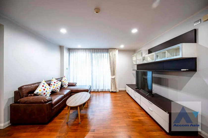 unit 2 Bedrooms  Condominium For Rent in Ploenchit, Bangkok  near BTS Ploenchit (AA46533)