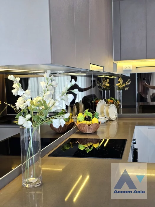 9  2 br Condominium For Sale in Silom ,Bangkok MRT Sam Yan at Ideo Chula-Silom AA46535