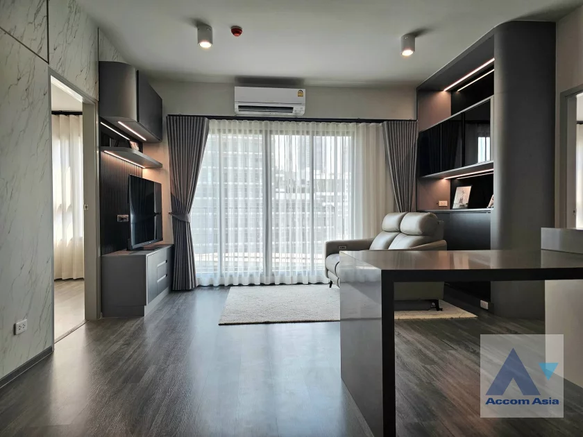 unit 2 Bedrooms  Condominium For Sale in Silom, Bangkok  near MRT Sam Yan (AA46535)