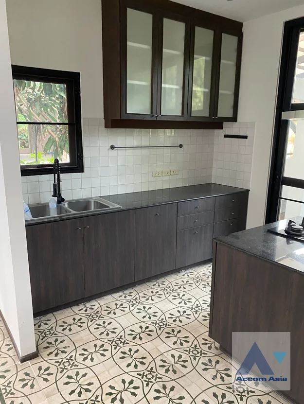 6  4 br House For Rent in New Phetchaburi ,Bangkok MRT Phetchaburi AA46538