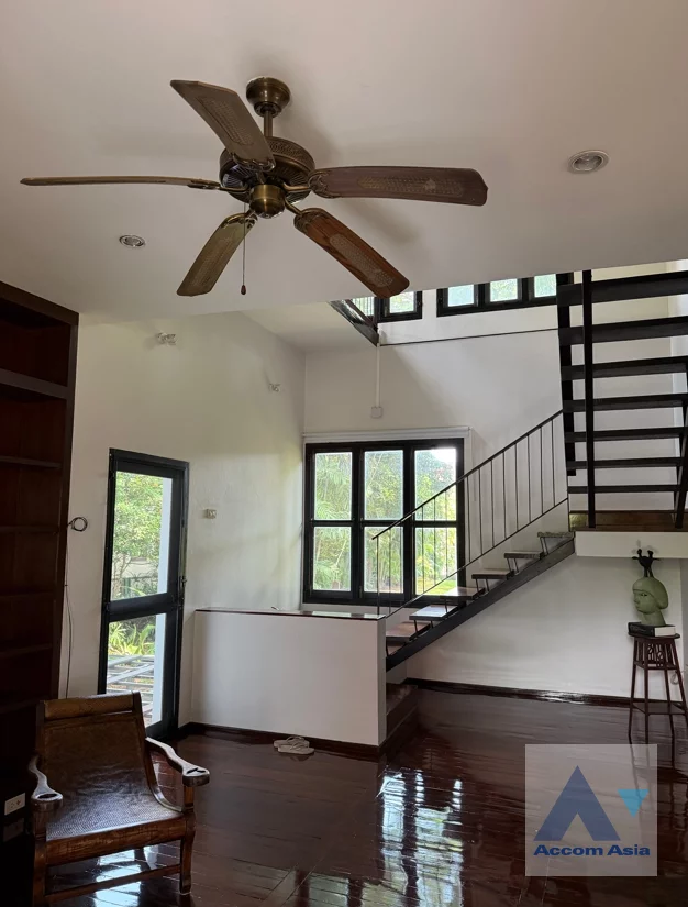 4  4 br House For Rent in New Phetchaburi ,Bangkok MRT Phetchaburi AA46538