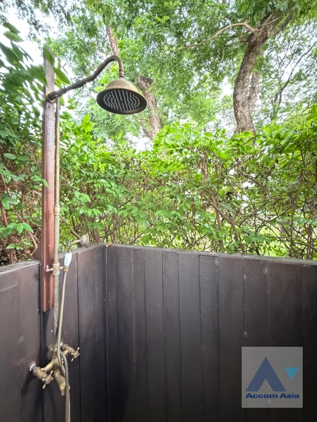 15  4 br House For Rent in New Phetchaburi ,Bangkok MRT Phetchaburi AA46538