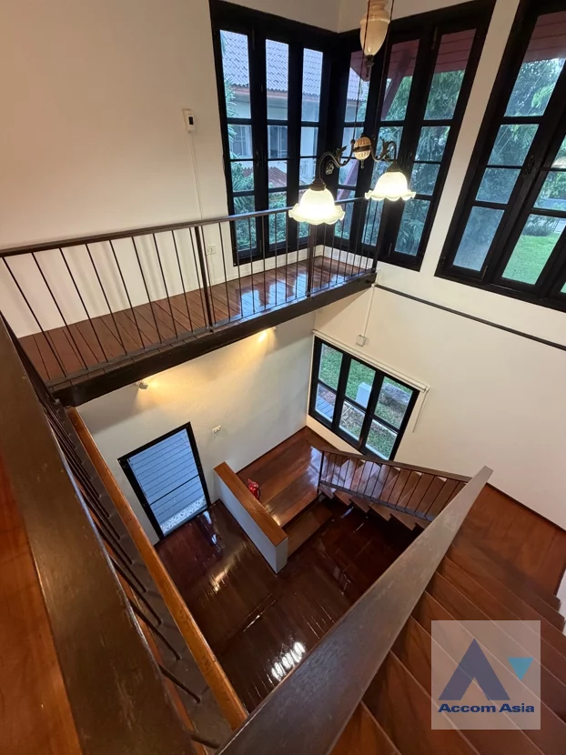 7  4 br House For Rent in New Phetchaburi ,Bangkok MRT Phetchaburi AA46538