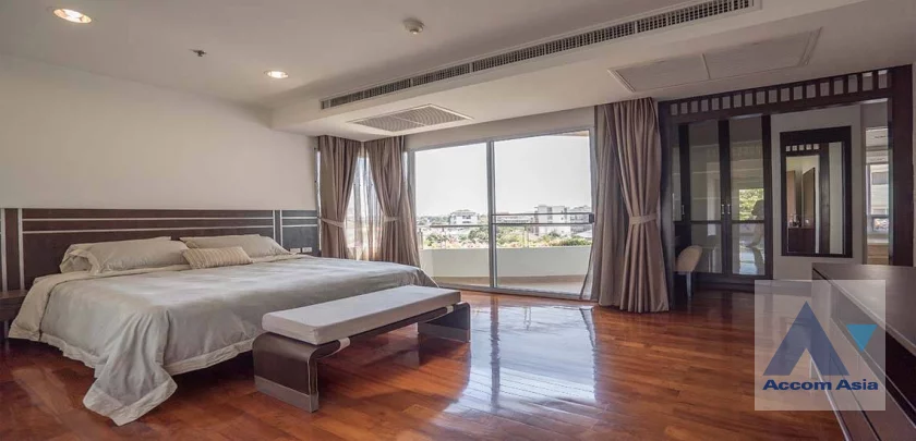  1  3 br Apartment for rent and sale in Sukhumvit ,Bangkok BTS Ekkamai at Low-rise Apartment, Only 1,000m to BTS AA46539