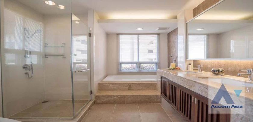 4  3 br Apartment for rent and sale in Sukhumvit ,Bangkok BTS Ekkamai at Low-rise Apartment, Only 1,000m to BTS AA46539