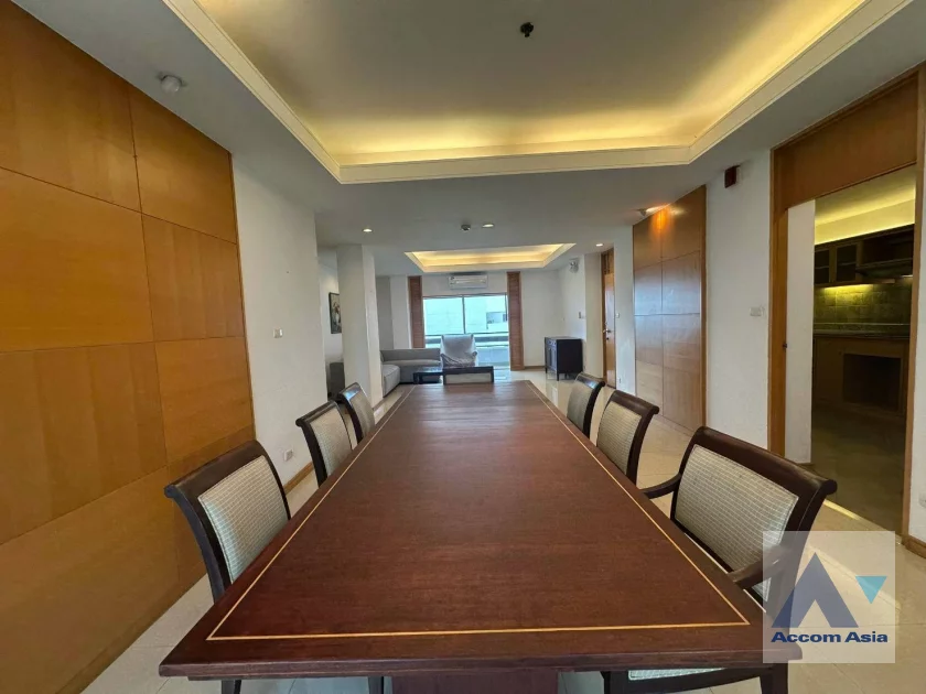 8  3 br Apartment For Rent in Sathorn ,Bangkok MRT Lumphini at Cozy and Convenient Apartment Near Garden Intl AA46540