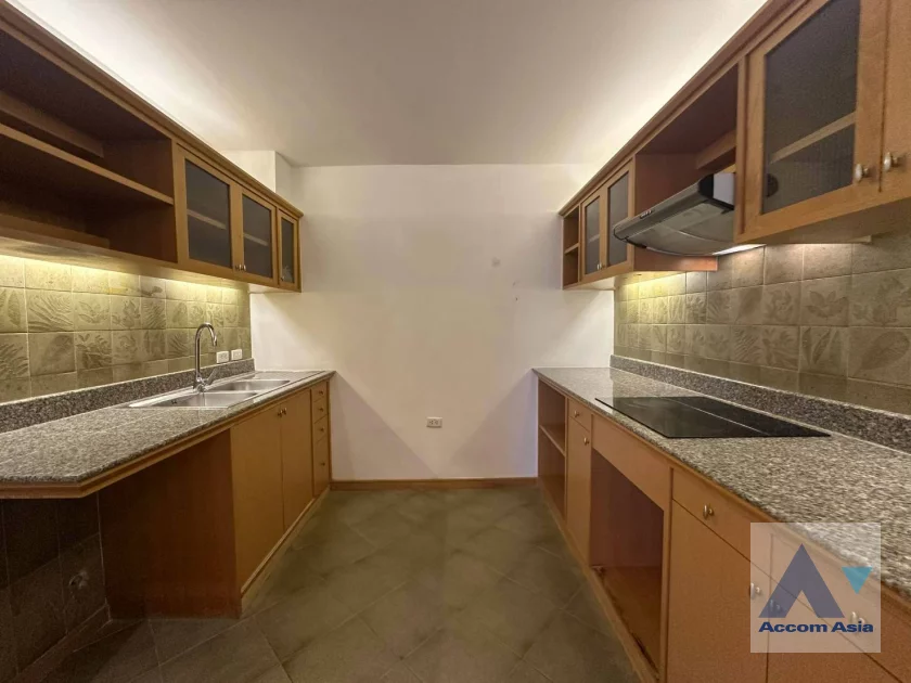 9  3 br Apartment For Rent in Sathorn ,Bangkok MRT Lumphini at Cozy and Convenient Apartment Near Garden Intl AA46540