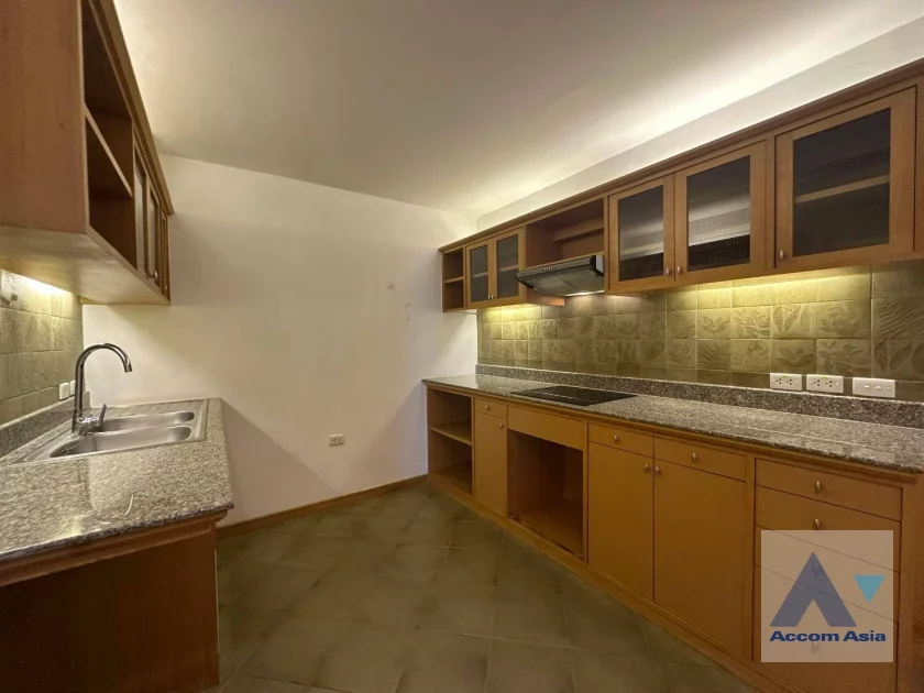 10  3 br Apartment For Rent in Sathorn ,Bangkok MRT Lumphini at Cozy and Convenient Apartment Near Garden Intl AA46540