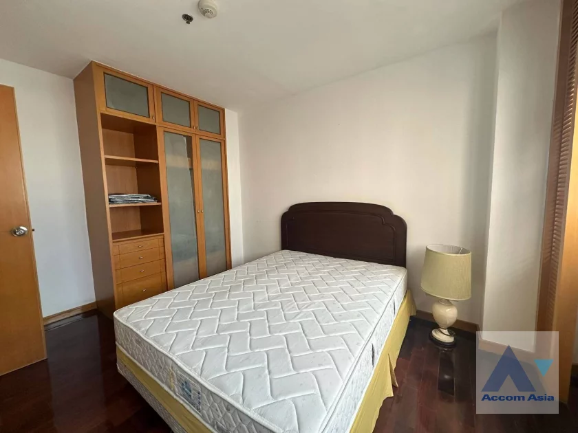 18  3 br Apartment For Rent in Sathorn ,Bangkok MRT Lumphini at Cozy and Convenient Apartment Near Garden Intl AA46540