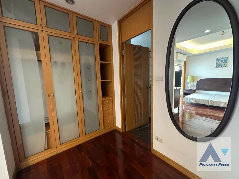 16  3 br Apartment For Rent in Sathorn ,Bangkok MRT Lumphini at Cozy and Convenient Apartment Near Garden Intl AA46540