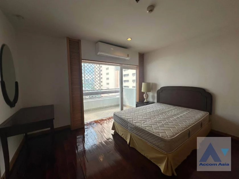 19  3 br Apartment For Rent in Sathorn ,Bangkok MRT Lumphini at Cozy and Convenient Apartment Near Garden Intl AA46540