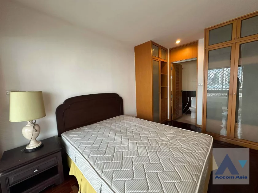 21  3 br Apartment For Rent in Sathorn ,Bangkok MRT Lumphini at Cozy and Convenient Apartment Near Garden Intl AA46540