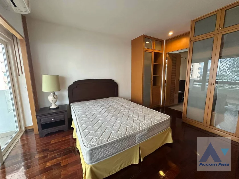 20  3 br Apartment For Rent in Sathorn ,Bangkok MRT Lumphini at Cozy and Convenient Apartment Near Garden Intl AA46540