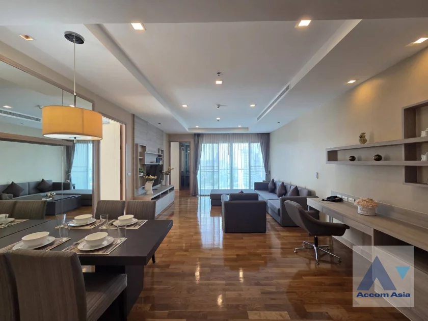 unit 2 Bedrooms  Apartment For Rent in Sukhumvit, Bangkok  near BTS Phrom Phong (AA46542)