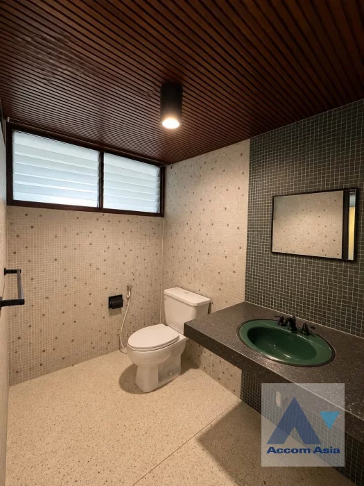 14  5 br Shophouse For Rent in Phaholyothin ,Bangkok BTS Ari AA46545