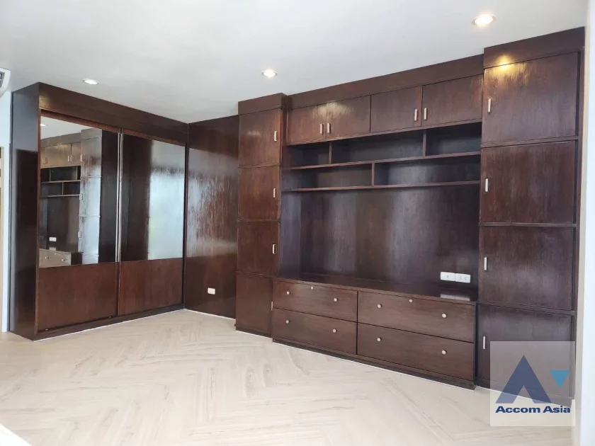 22  3 br Townhouse For Rent in Pattanakarn ,Bangkok BTS On Nut at Areeya Mandarina 77 AA46547