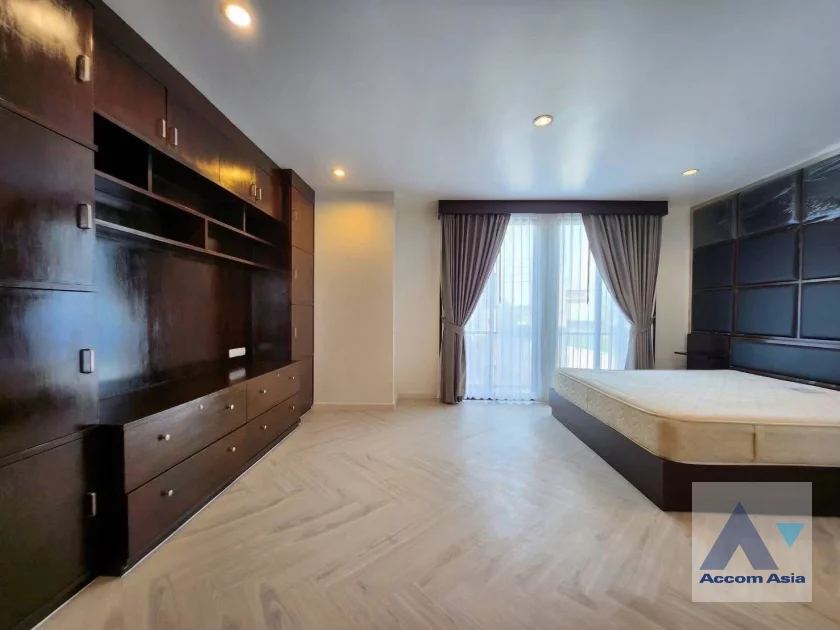16  3 br Townhouse For Rent in Pattanakarn ,Bangkok BTS On Nut at Areeya Mandarina 77 AA46547