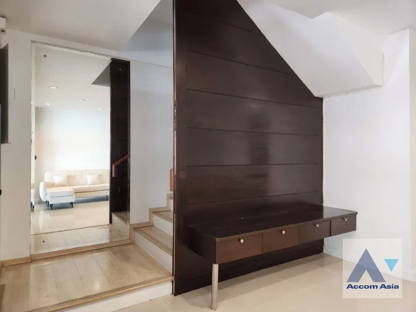 4  3 br Townhouse For Rent in Pattanakarn ,Bangkok BTS On Nut at Areeya Mandarina 77 AA46547
