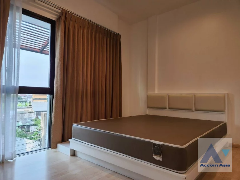 19  3 br Townhouse For Rent in Pattanakarn ,Bangkok BTS On Nut at Areeya Mandarina 77 AA46547