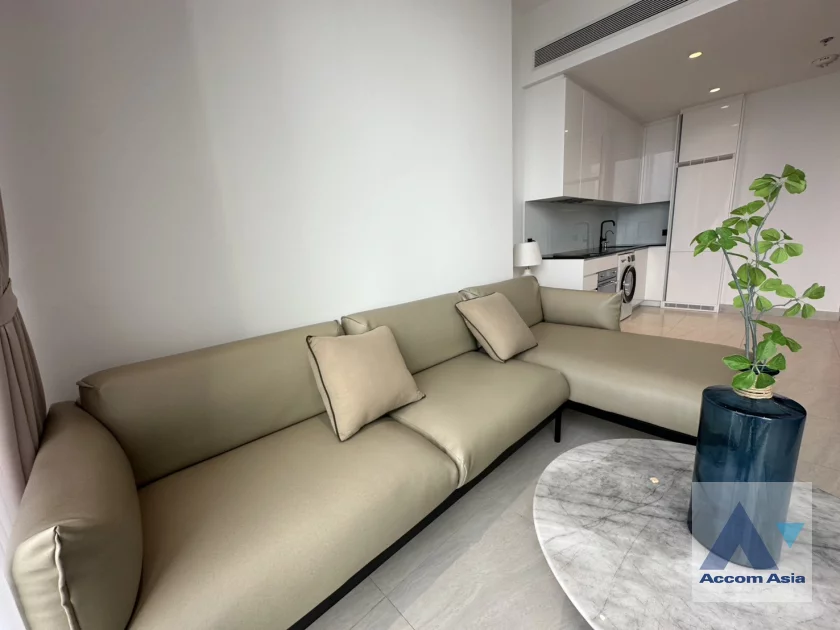 unit 1 Bedroom  Condominium For Rent in Sathorn, Bangkok  near BTS Chong Nonsi (AA46554)