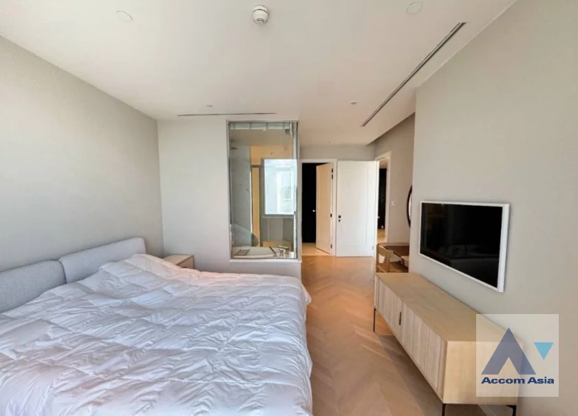 unit 2 Bedrooms  Condominium For Rent in Sathorn, Bangkok  near BTS Saphan Taksin (AA46560)