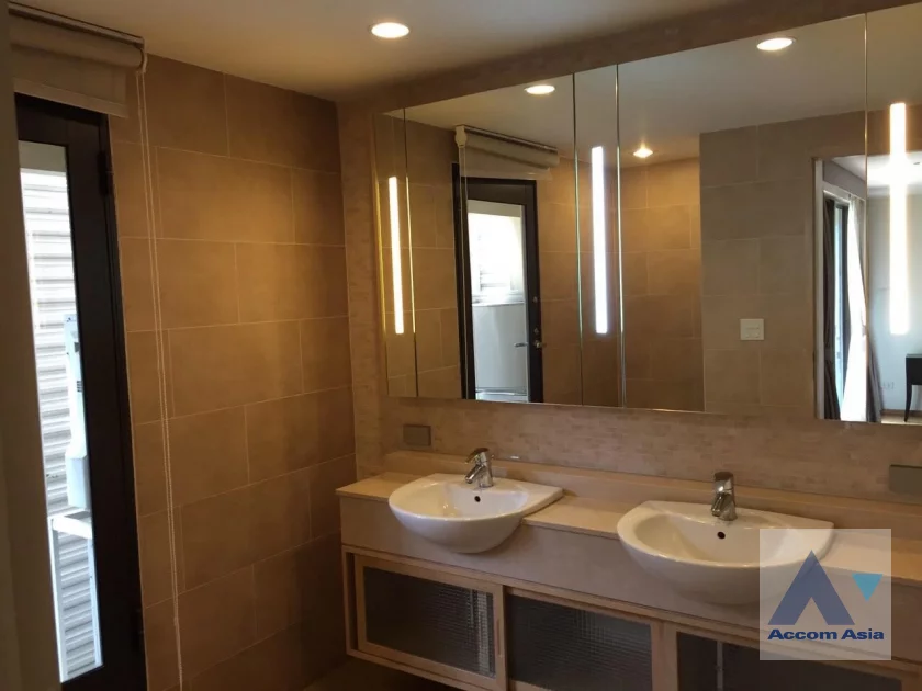 5  2 br Apartment For Rent in Ploenchit ,Bangkok BTS Chitlom at Super Exclusive Apartment – Only 450m. to BTS AA46568