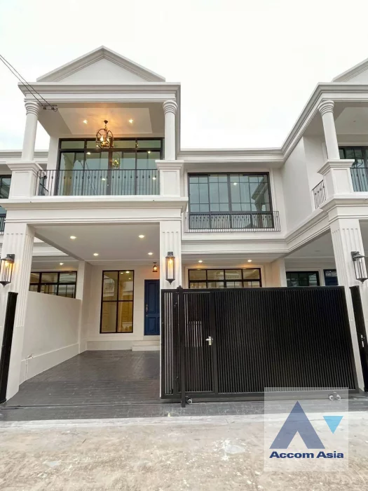 unitNewly renovated |  3 Bedrooms  Townhouse For Rent & Sale in Sukhumvit, Bangkok  near BTS On Nut (AA46570)