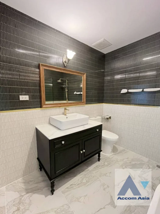 10  3 br Townhouse for rent and sale in Sukhumvit ,Bangkok BTS On Nut at หมู่บ้านพรประดิษฐ์ AA46570