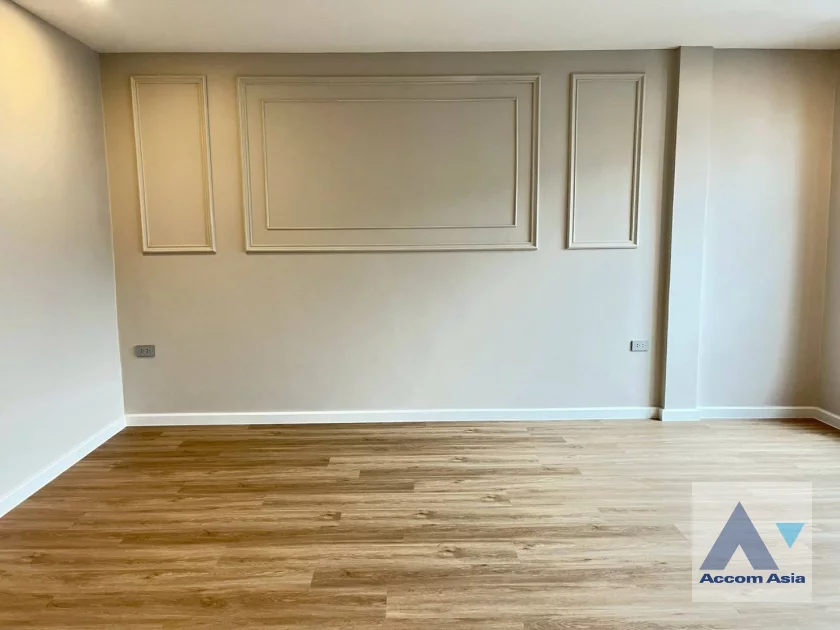 17  3 br Townhouse for rent and sale in Sukhumvit ,Bangkok BTS On Nut at หมู่บ้านพรประดิษฐ์ AA46570