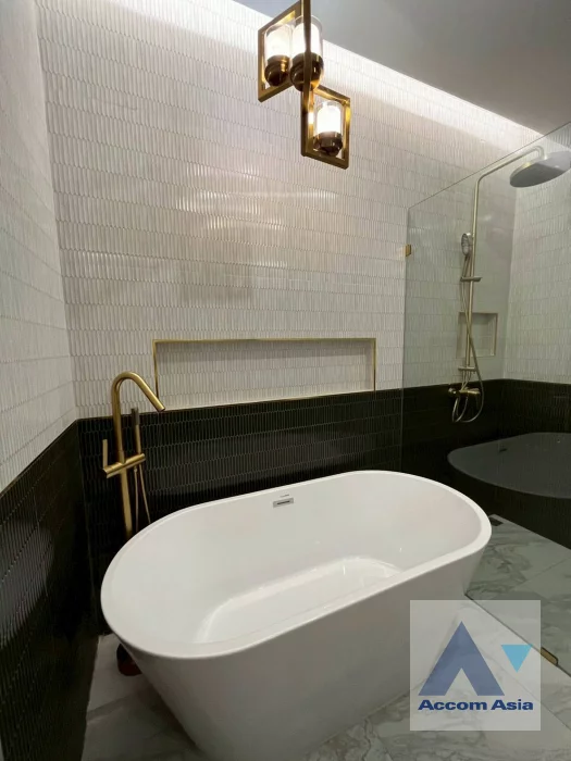 20  3 br Townhouse for rent and sale in Sukhumvit ,Bangkok BTS On Nut at หมู่บ้านพรประดิษฐ์ AA46570