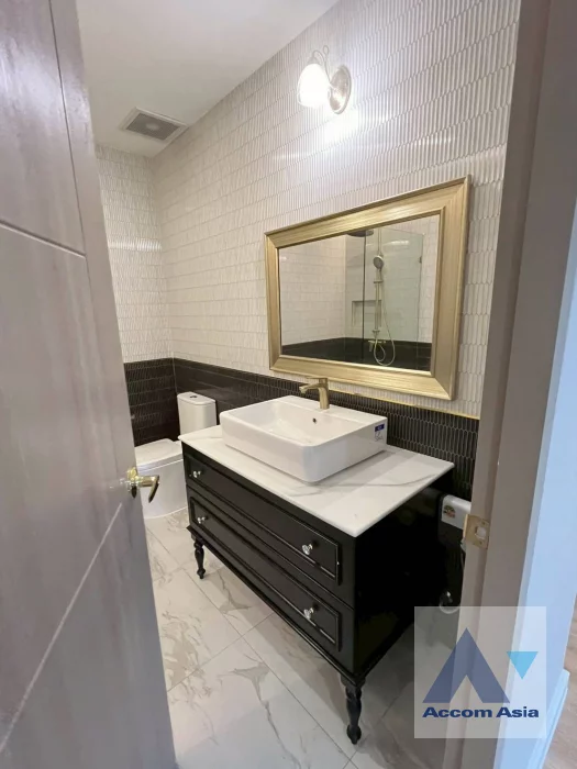 15  3 br Townhouse for rent and sale in Sukhumvit ,Bangkok BTS On Nut at หมู่บ้านพรประดิษฐ์ AA46571